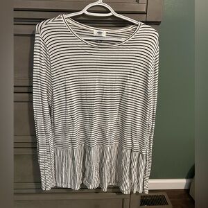 Old Navy Black and White Striped Long Sleeve Top